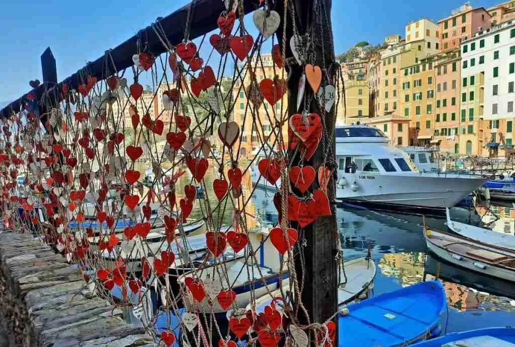 Lovers' network in Camogli
