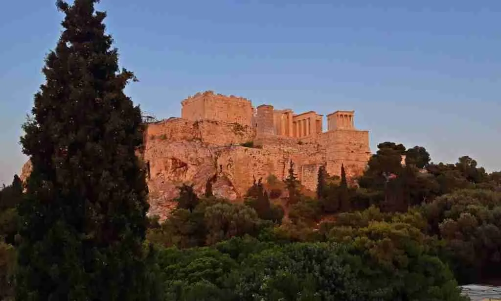 tramonto sull'acropoli di atene